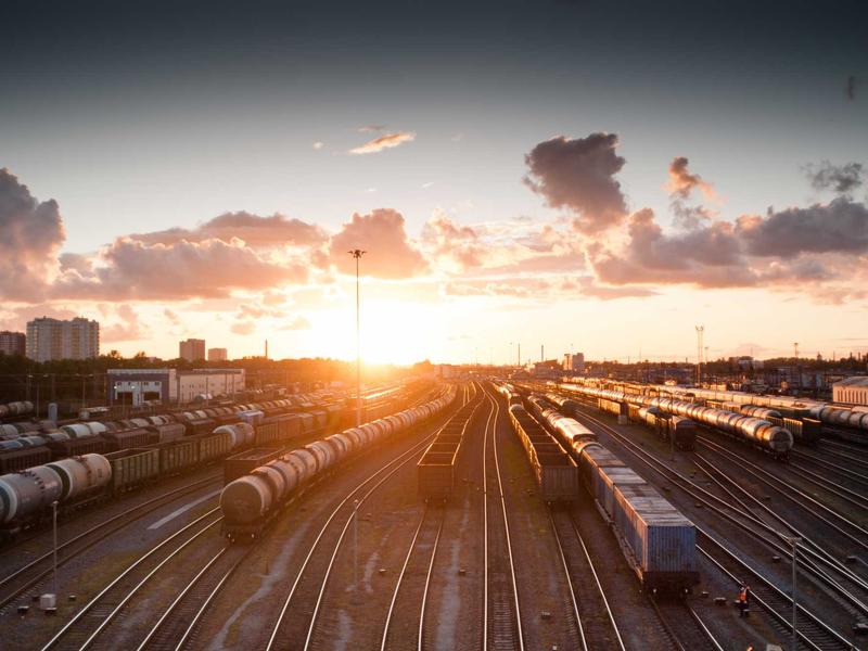 百年孤独<br>klxalqn.cn 马孔多雨季
